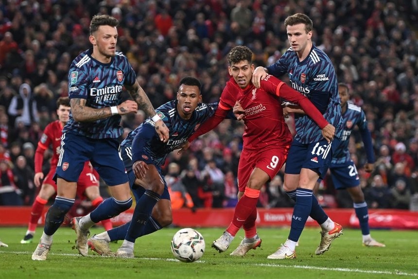 Carabao Cup highlights: Liverpool held back by 10-man Arsenal in a goalless game